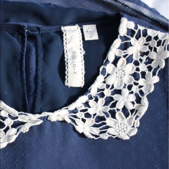 Blue sleeveless shirt with peter pan collar - Picture 3 of 5